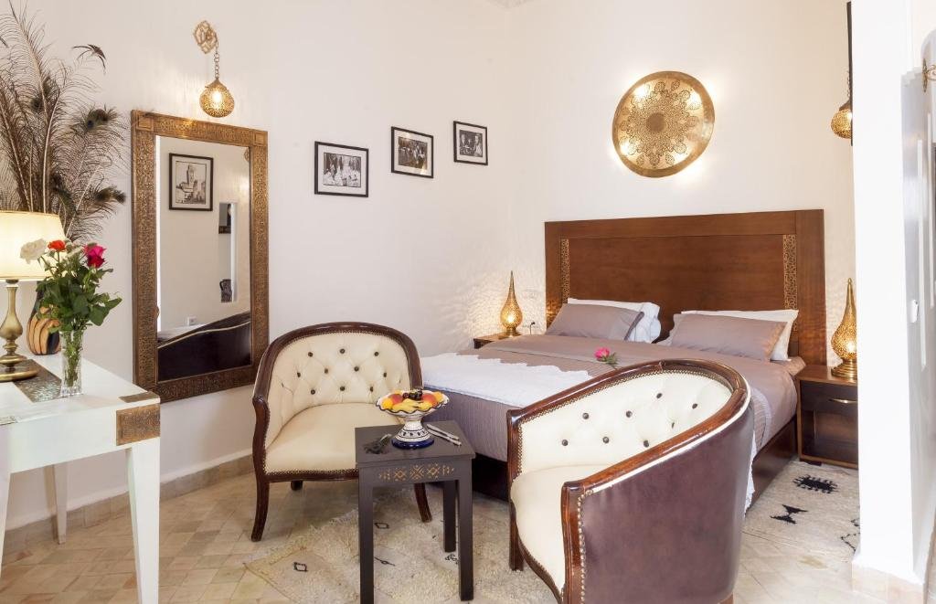 Suite Deluxe, tadelakt et arcs sculptés